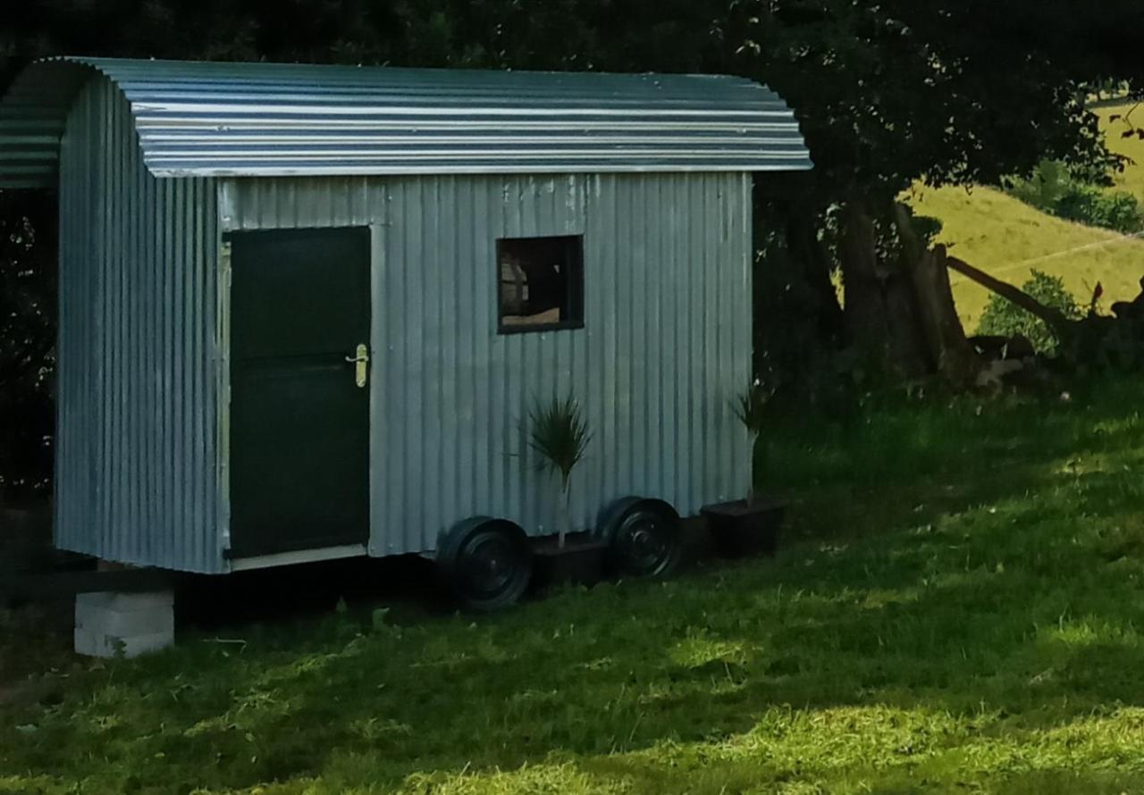 Orchard Meadow Shepherd Huts Leek-Buxton-Ashbourne Upper Elkstone ภายนอก รูปภาพ